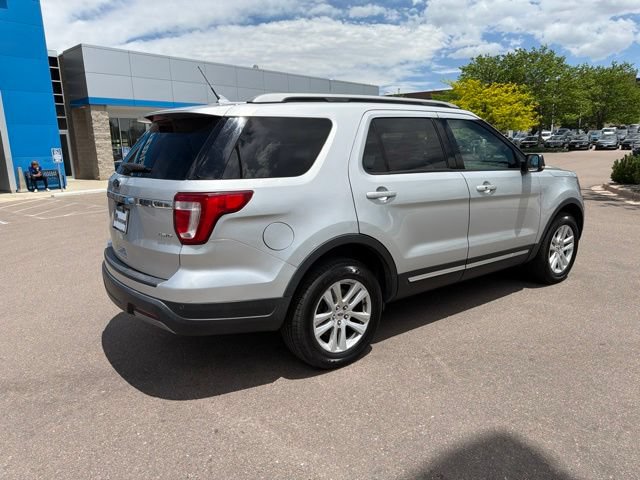 Used 2019 Ford Explorer XLT w/ Equipment Group 201A AWD/4WD image 6
