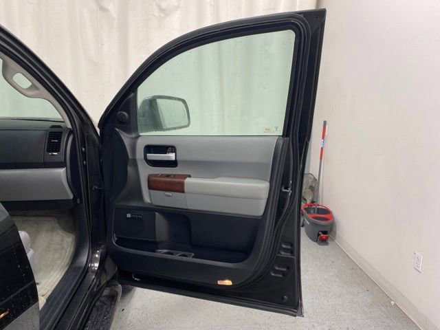 Used 2011 Toyota Sequoia Platinum AWD/4WD image 34