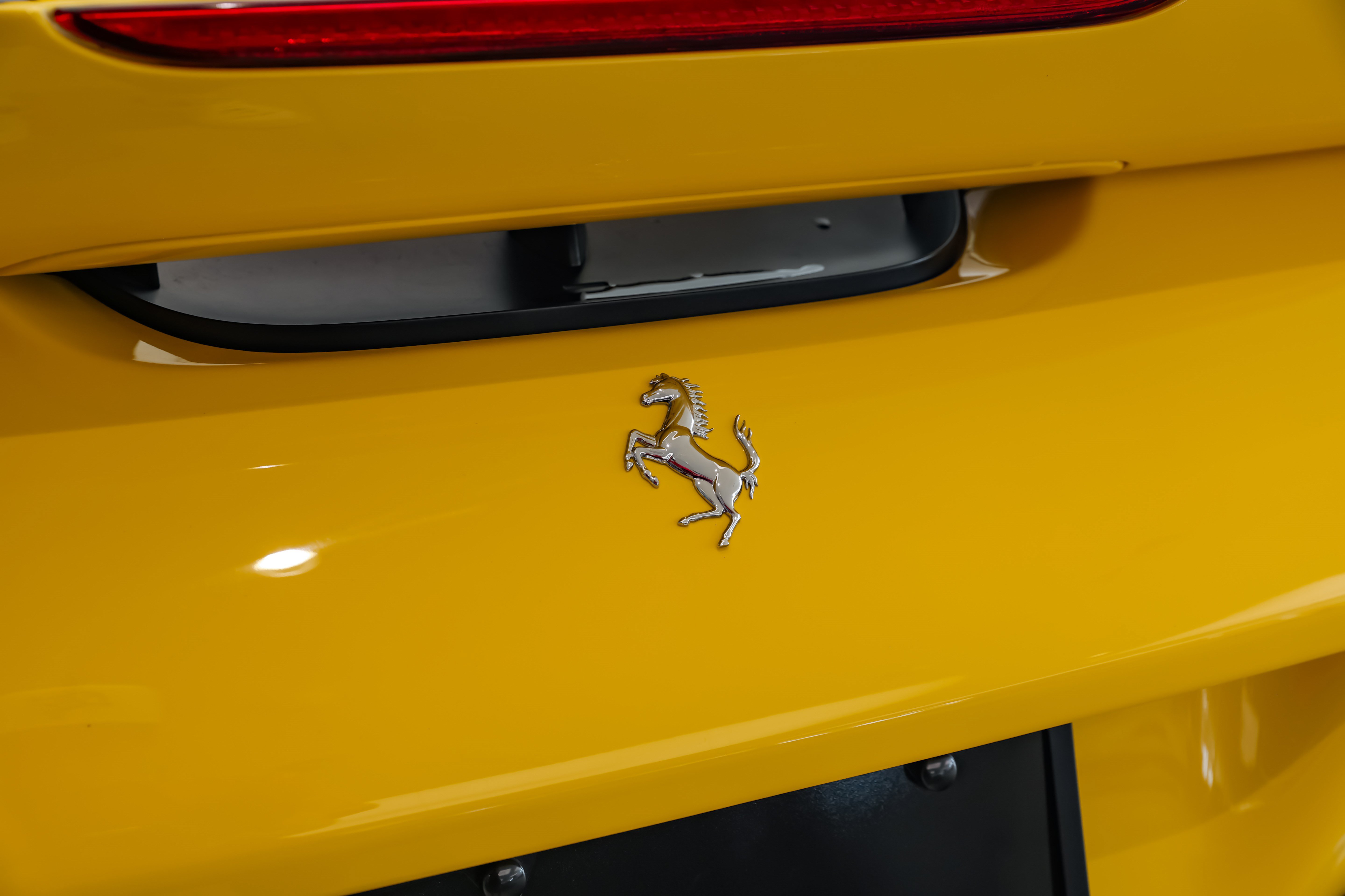 Used 2023 Ferrari F8 Tributo RWD image 27
