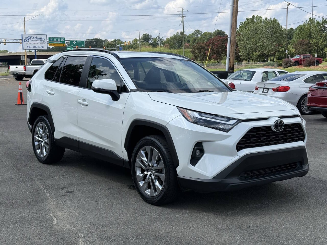 Used 2022 Toyota RAV4 XLE Premium FWD image 2