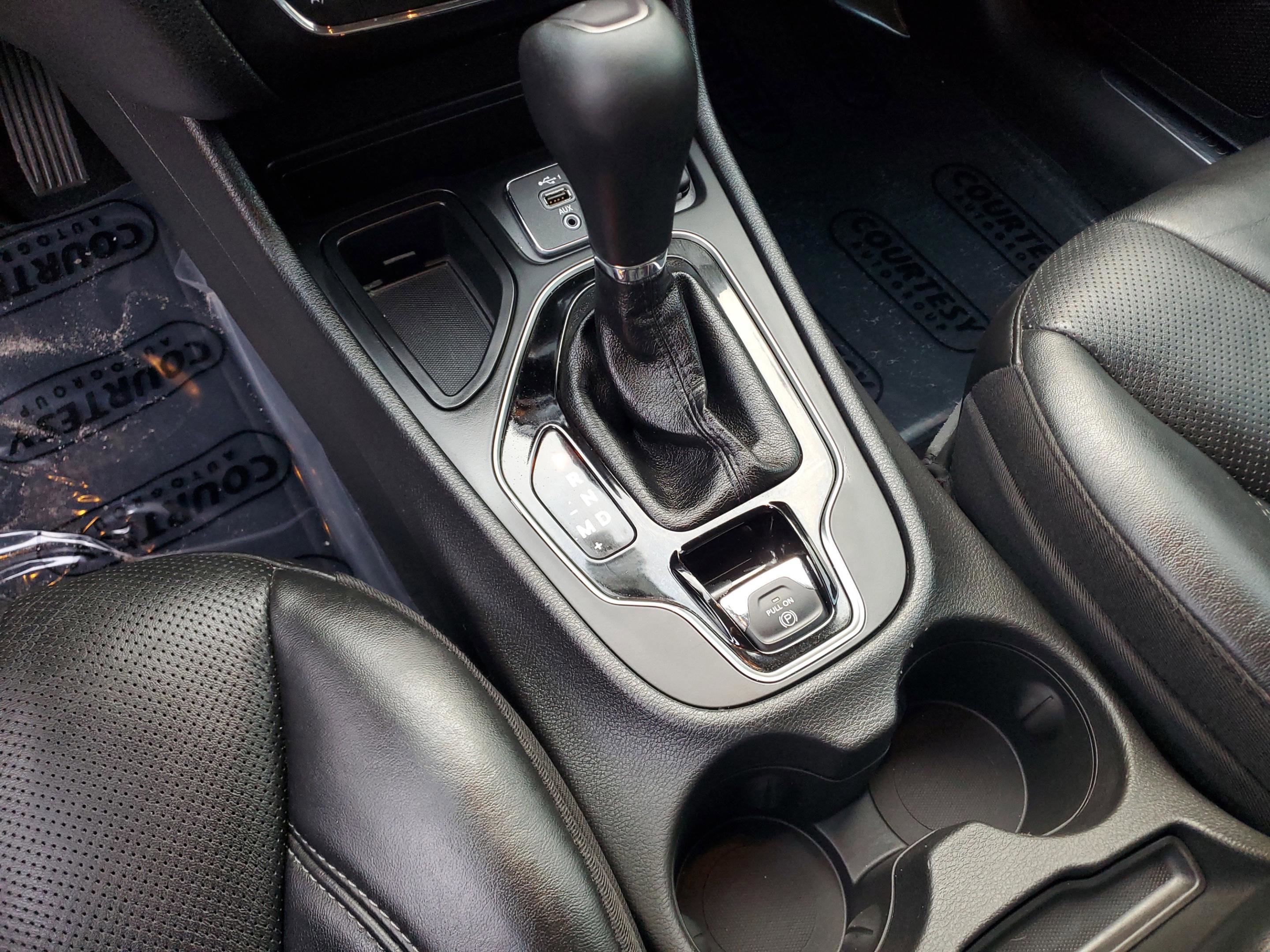 Used 2020 Jeep Cherokee Limited image 21