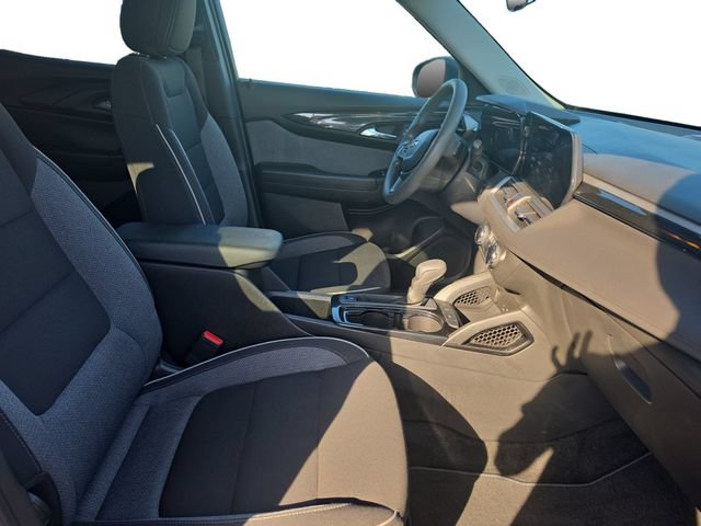 Used 2025 Chevrolet TrailBlazer LS w/ LS Convenience Package FWD image 17