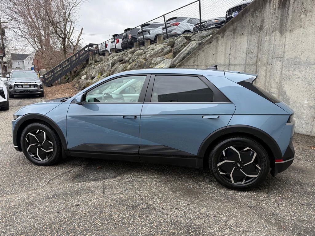 Used 2024 Hyundai Ioniq 5 SEL image 2