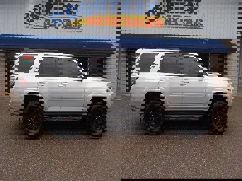 Used 2020 Toyota 4Runner TRD Off-Road Premium image 2
