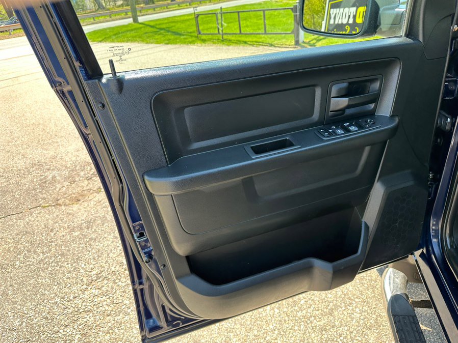 Used 2018 RAM 1500 Express AWD/4WD image 9
