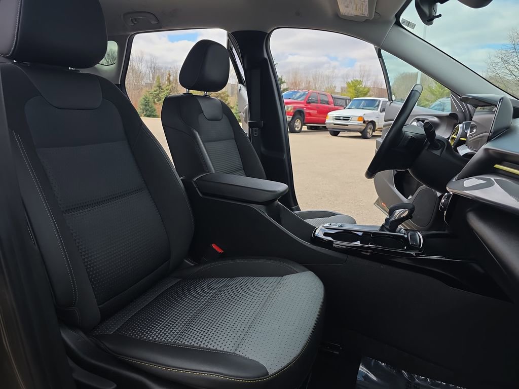 Certified 2024 Chevrolet Trax LT w/ Driver Confidence Package image 10