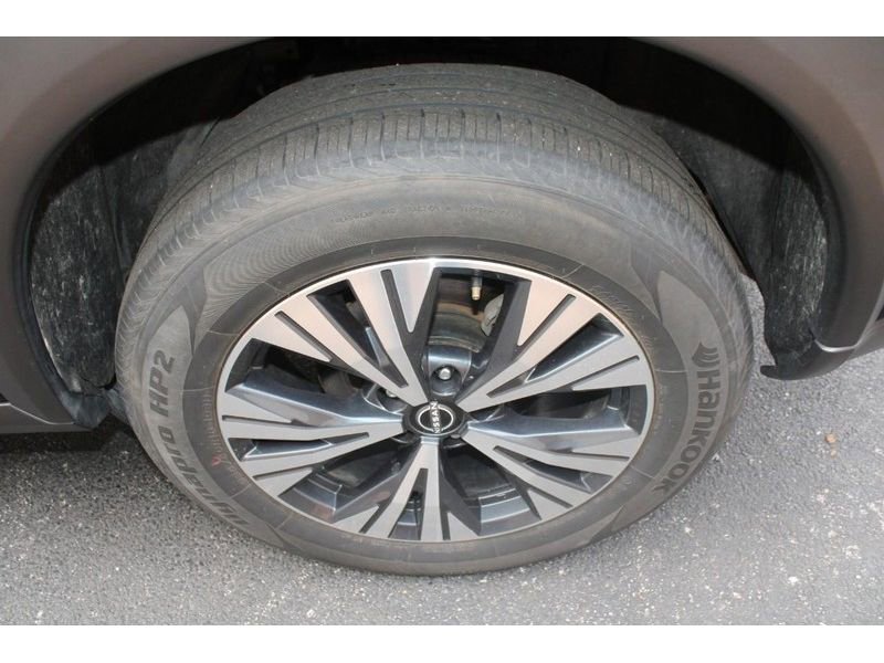 Used 2023 Nissan Rogue SV image 8