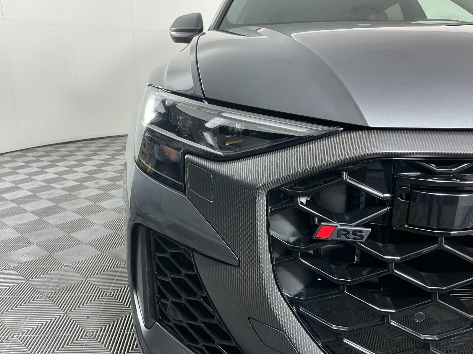 New 2027 Audi RS Q8 performance AWD/4WD image 3