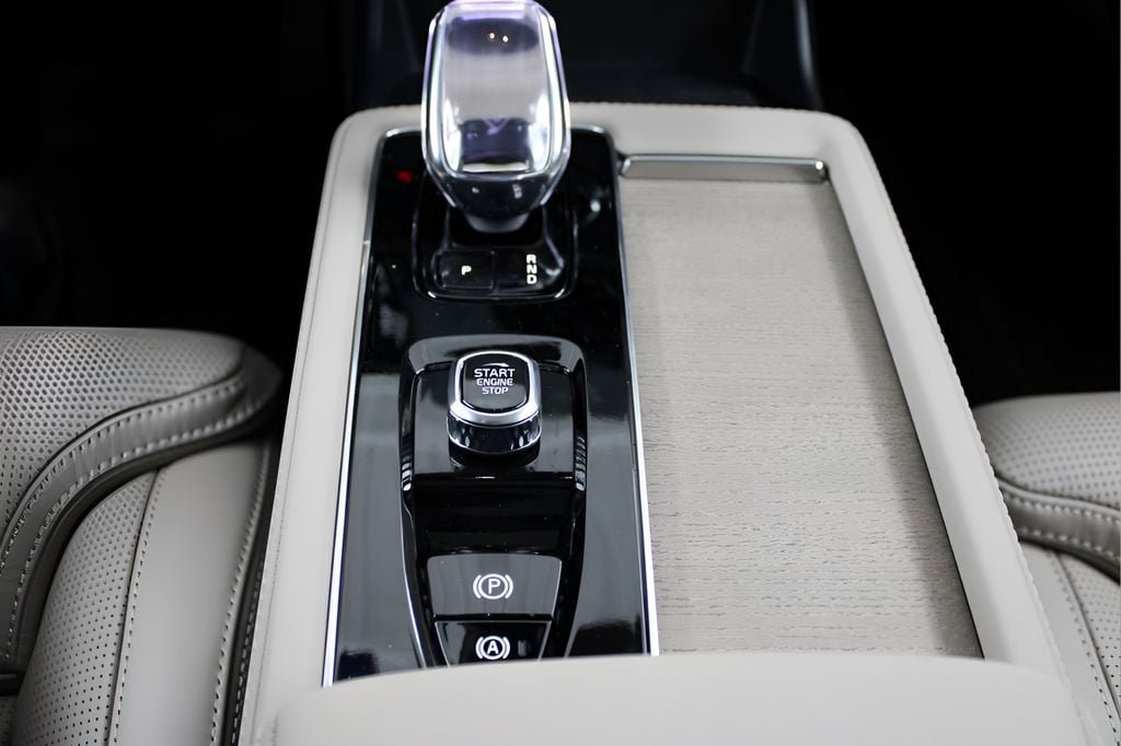 New 2026 Volvo XC90 B6 Ultra w/ Protection Package AWD/4WD image 36