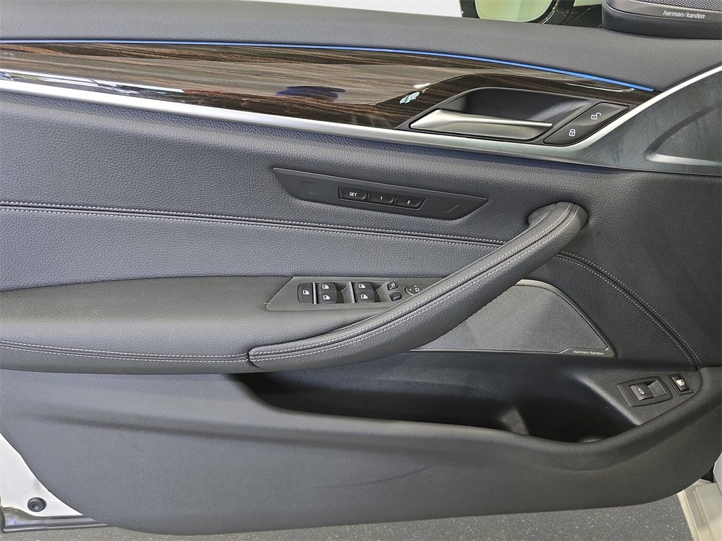 Certified 2023 BMW 530e w/ Premium Package image 23