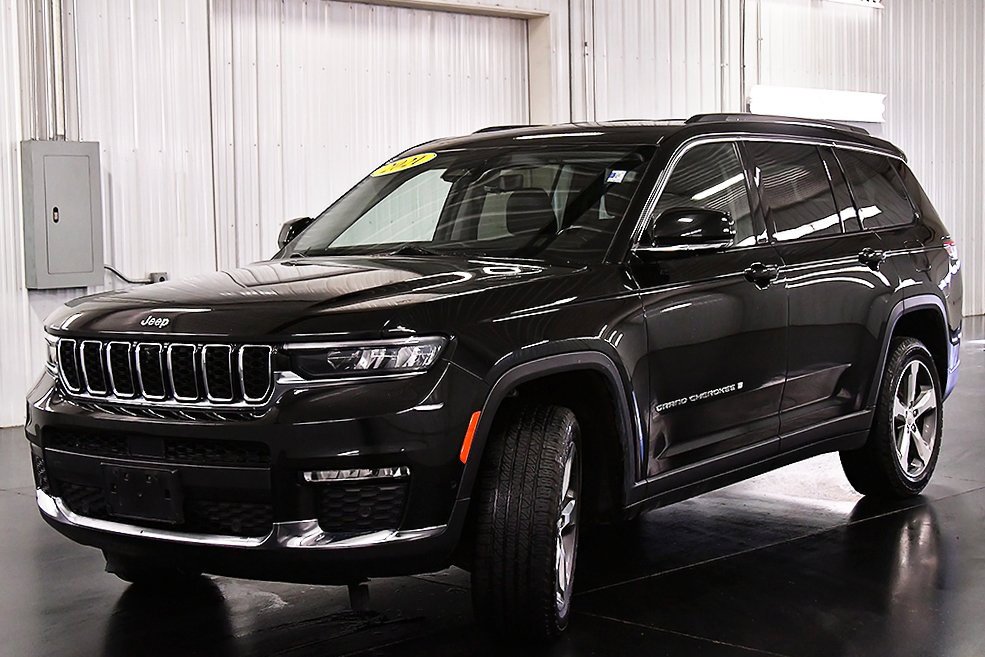 Used 2021 Jeep Grand Cherokee L Limited w/ Luxury Tech Group II image 3
