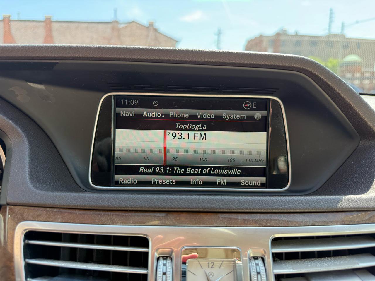 Used 2015 Mercedes-Benz E 350 4MATIC Sedan image 10