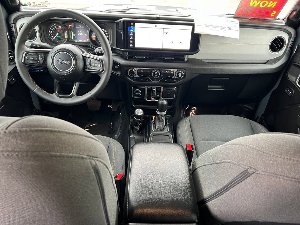Used 2024 Jeep Wrangler Unlimited w/ Technology Group image 32