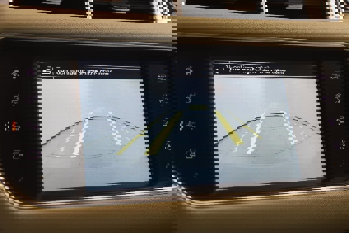 Used 2016 Land Rover Range Rover Sport SE image 10