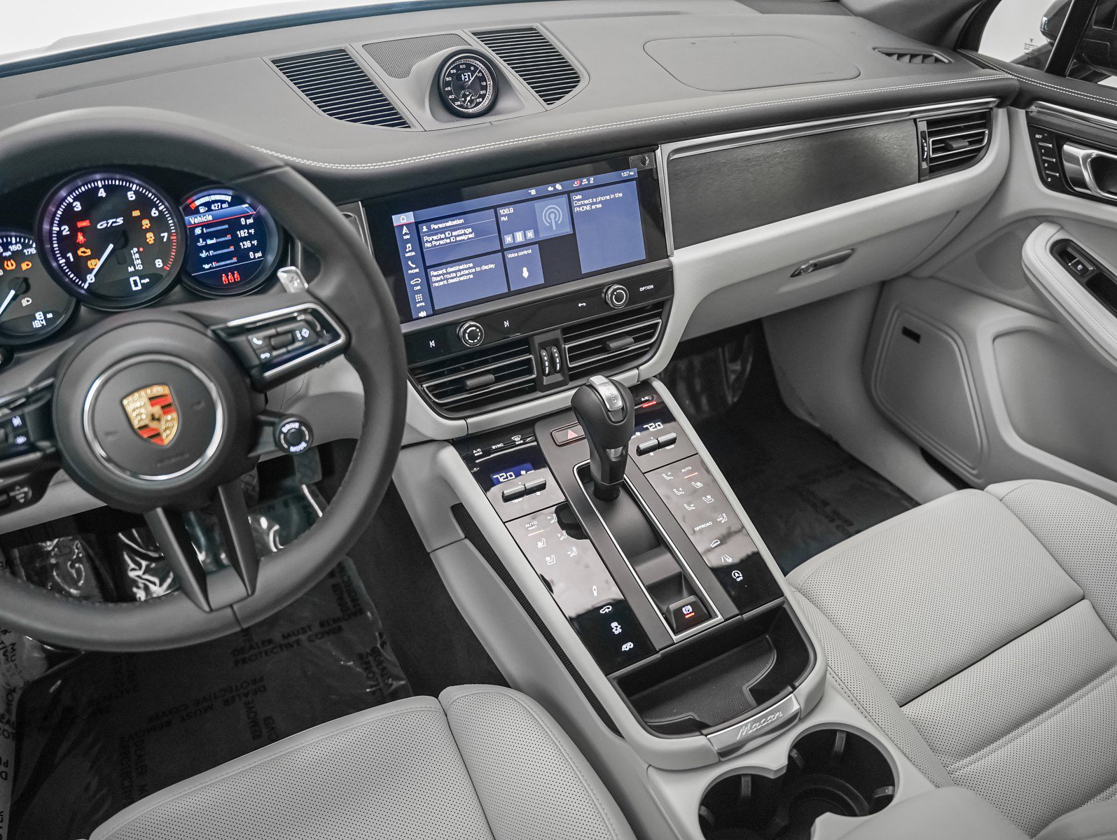 New 2026 Porsche Macan GTS image 19