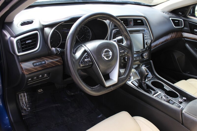 Used 2018 Nissan Maxima Platinum w/ Interior Lighting Package image 9