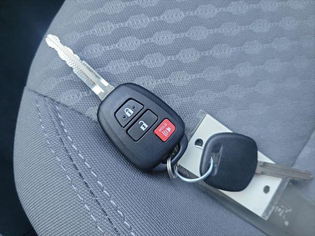 Certified 2022 Toyota Tacoma SR5 image 36