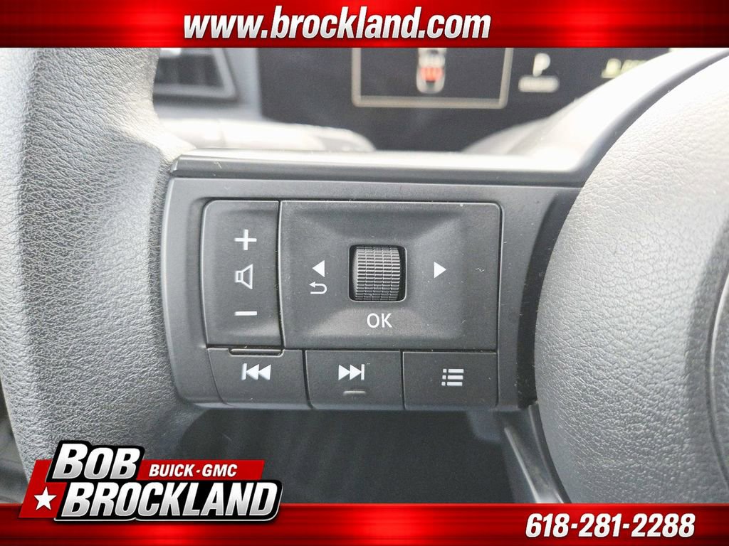 Used 2025 Nissan Kicks SV w/ Charging Package image 19