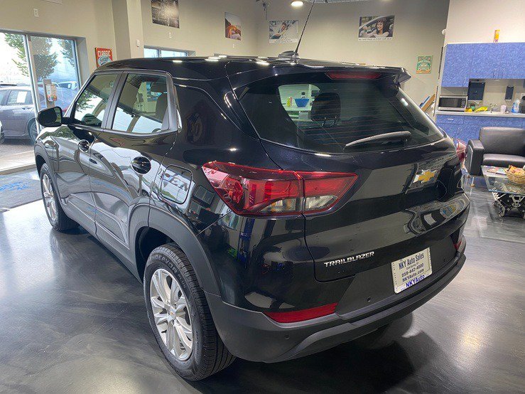Used 2023 Chevrolet TrailBlazer LS FWD image 6