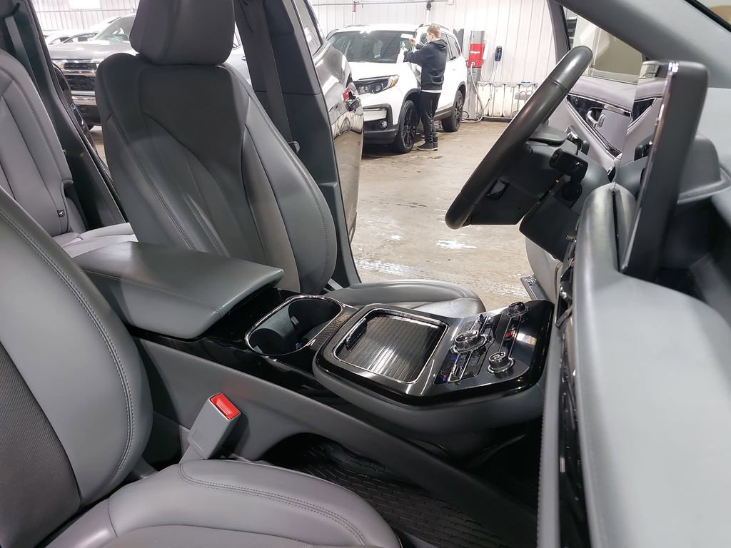 Used 2022 Lincoln Nautilus Reserve AWD/4WD image 10