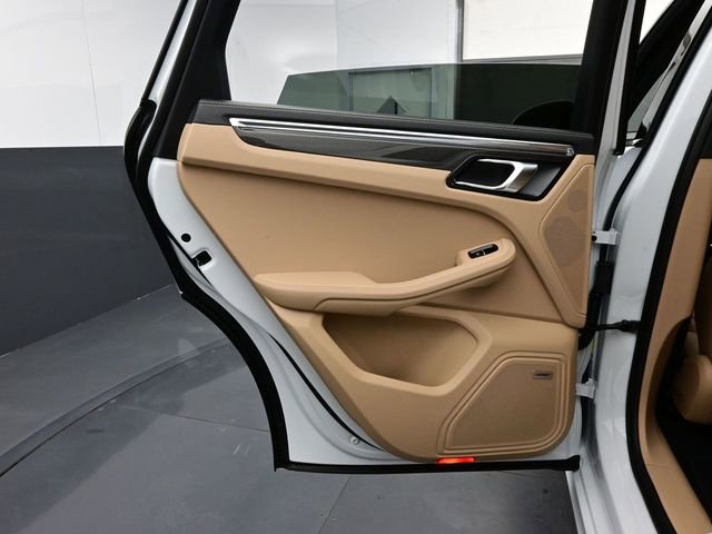 New 2026 Porsche Macan Turbo image 13