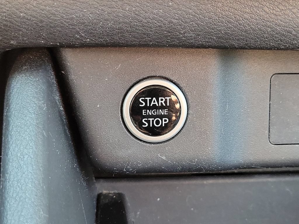 Used 2023 Nissan Rogue SV FWD image 22