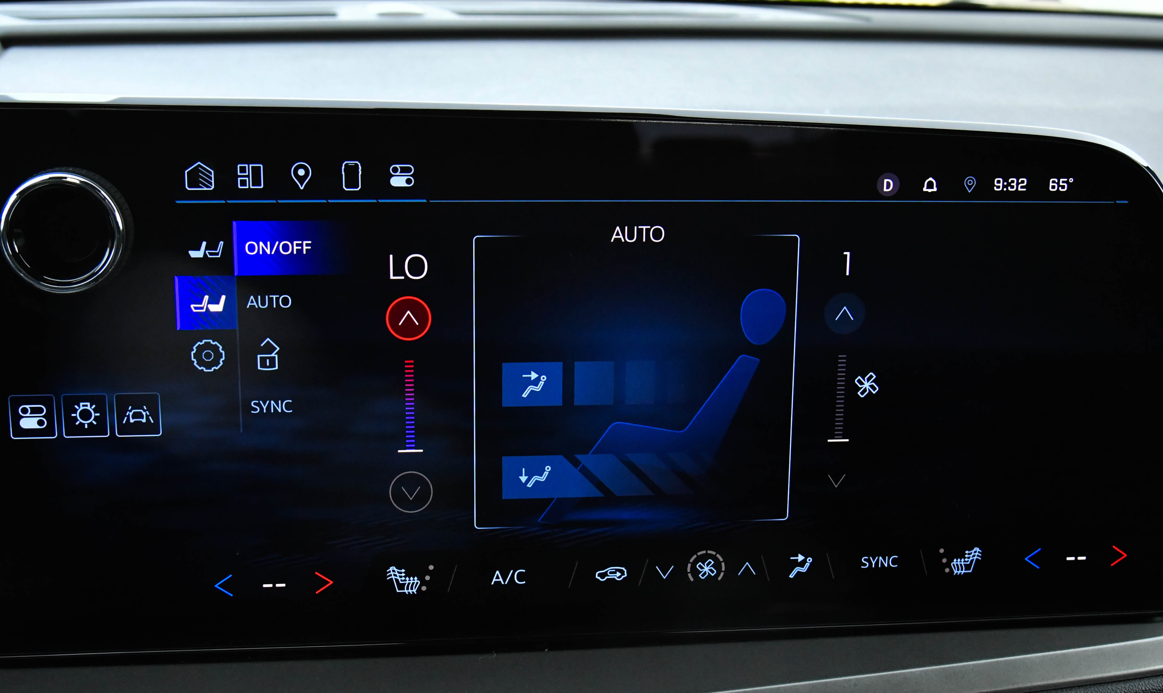 Used 2024 Chevrolet Traverse LT image 31