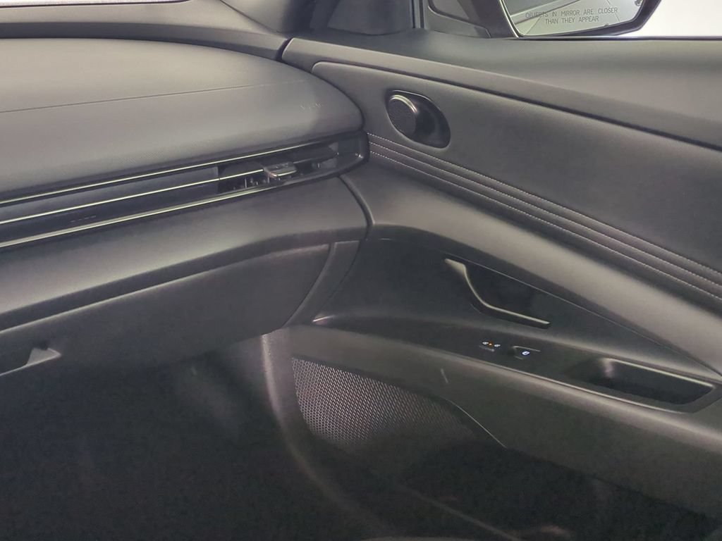 Used 2025 Hyundai Elantra Sport FWD image 18