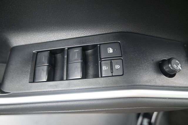 Used 2026 Toyota Highlander XLE AWD/4WD image 11