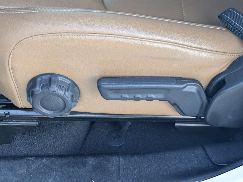 Used 2023 Jeep Wrangler Unlimited Sahara AWD/4WD image 19