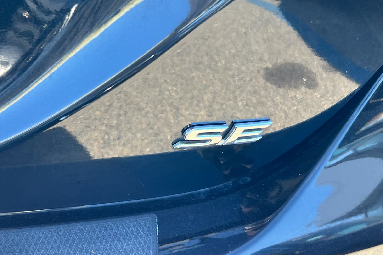 Used 2018 Toyota Camry SE FWD image 21