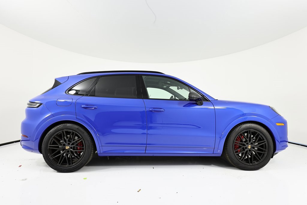 New 2025 Porsche Cayenne GTS image 8