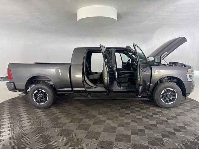 New 2025 RAM 2500 Laramie AWD/4WD image 15