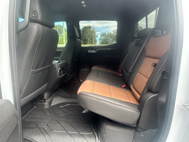 New 2026 Chevrolet Silverado 1500 High Country w/ High Country Premium Package AWD/4WD image 13