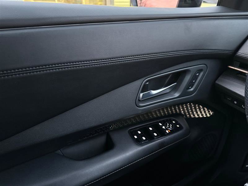 Used 2024 Nissan Ariya AWD image 25