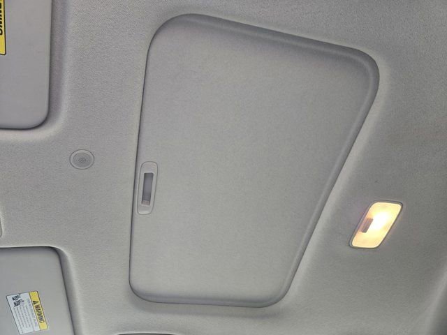 Certified 2025 Hyundai Venue SEL FWD image 25