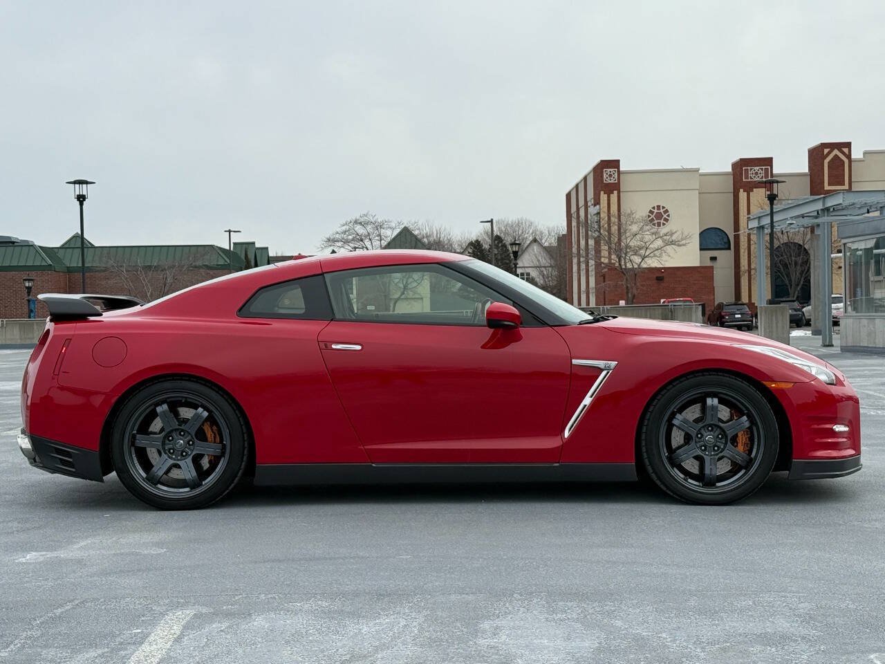 Used 2015 Nissan GT-R Black Edition AWD/4WD image 13
