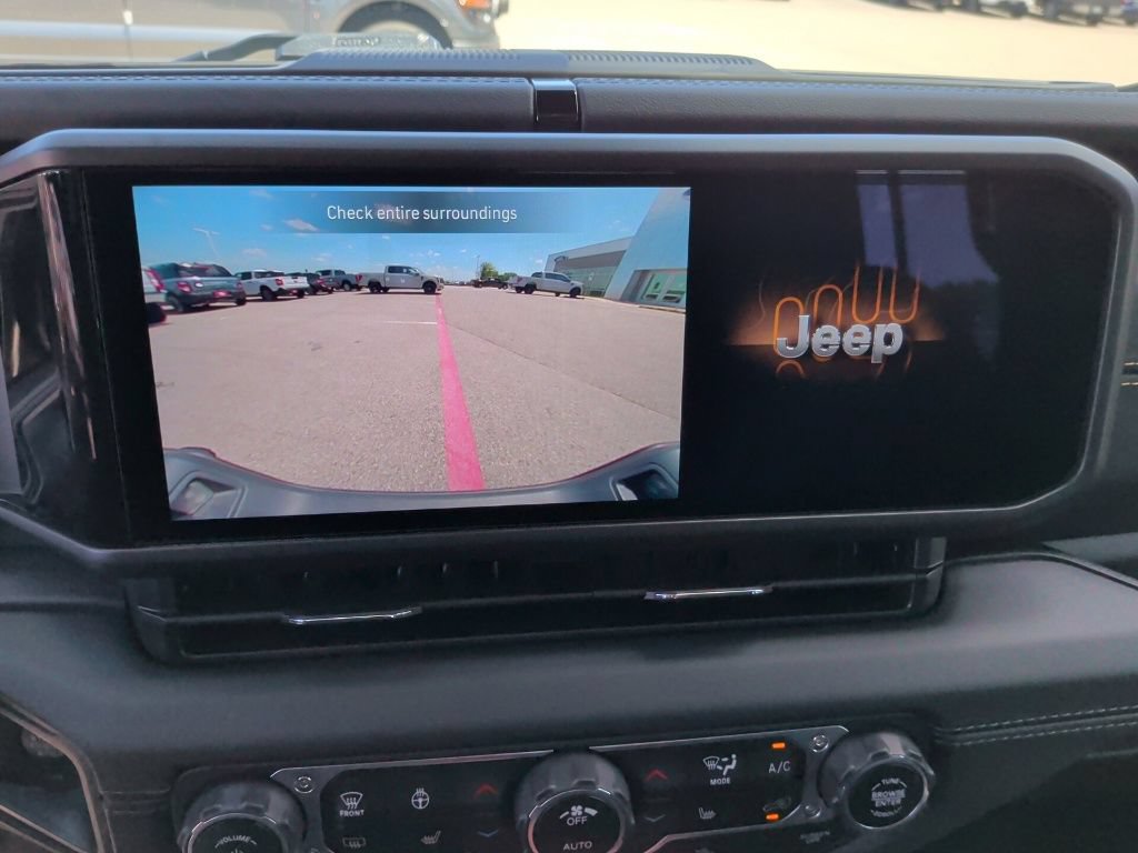 Used 2024 Jeep Gladiator Sport AWD/4WD image 25