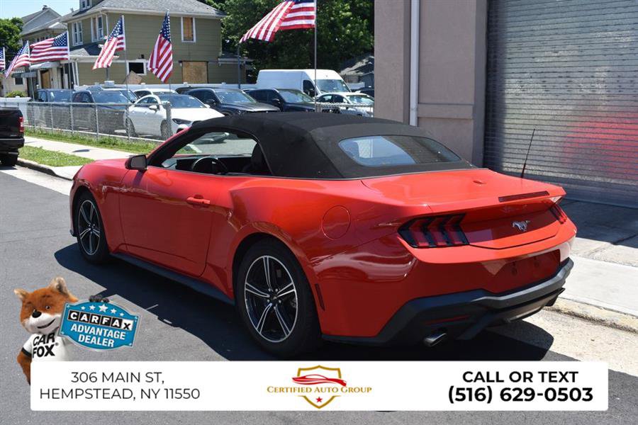 Used 2024 Ford Mustang Convertible RWD image 14