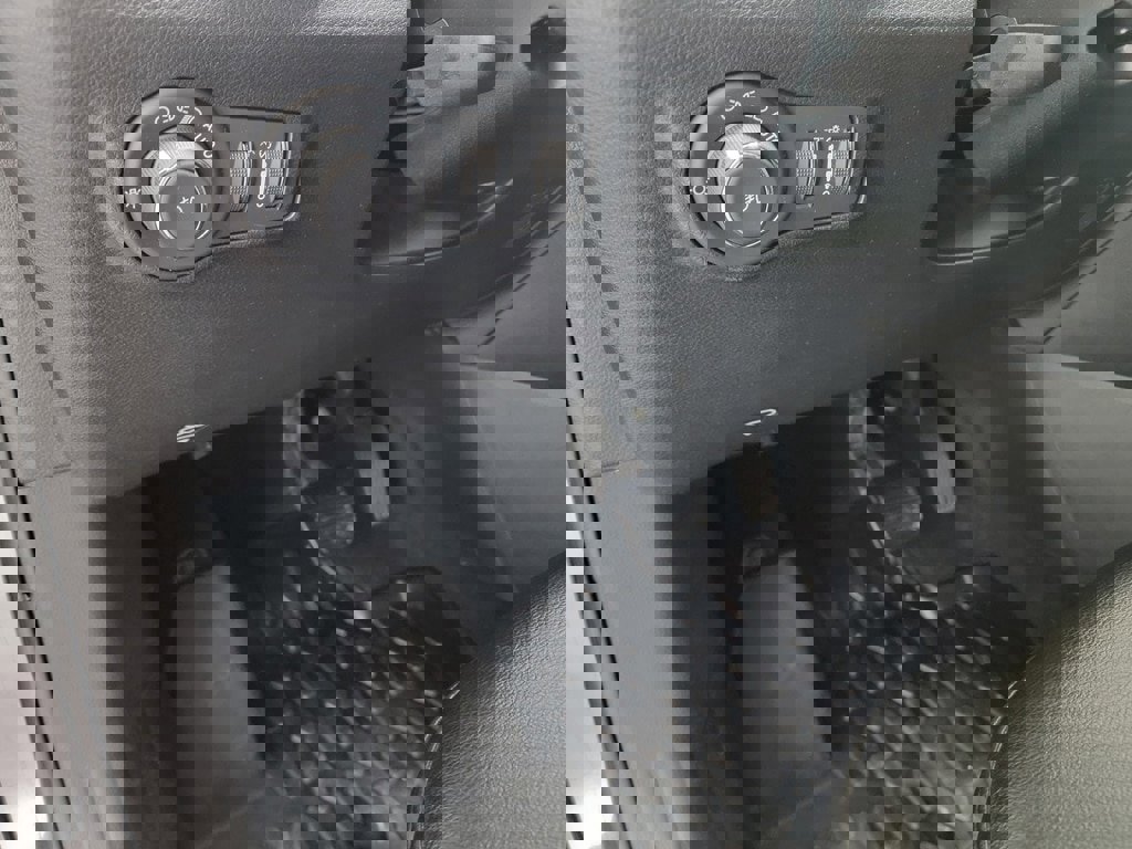 Used 2022 Jeep Compass Latitude image 16