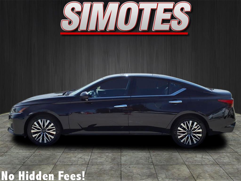 Used 2024 Nissan Altima 2.5 SV image 4