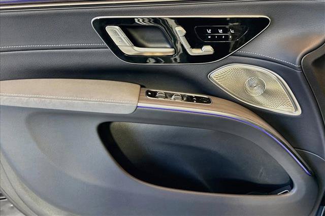 New 2026 Mercedes-Benz EQS 400 4MATIC SUV image 16