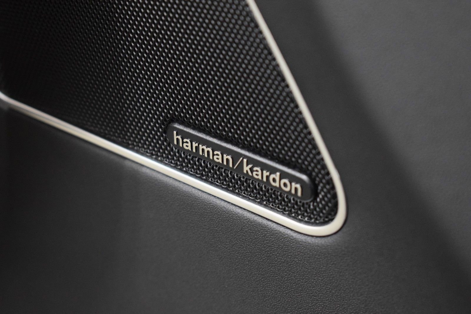 Used 2022 Maserati Levante Modena image 40