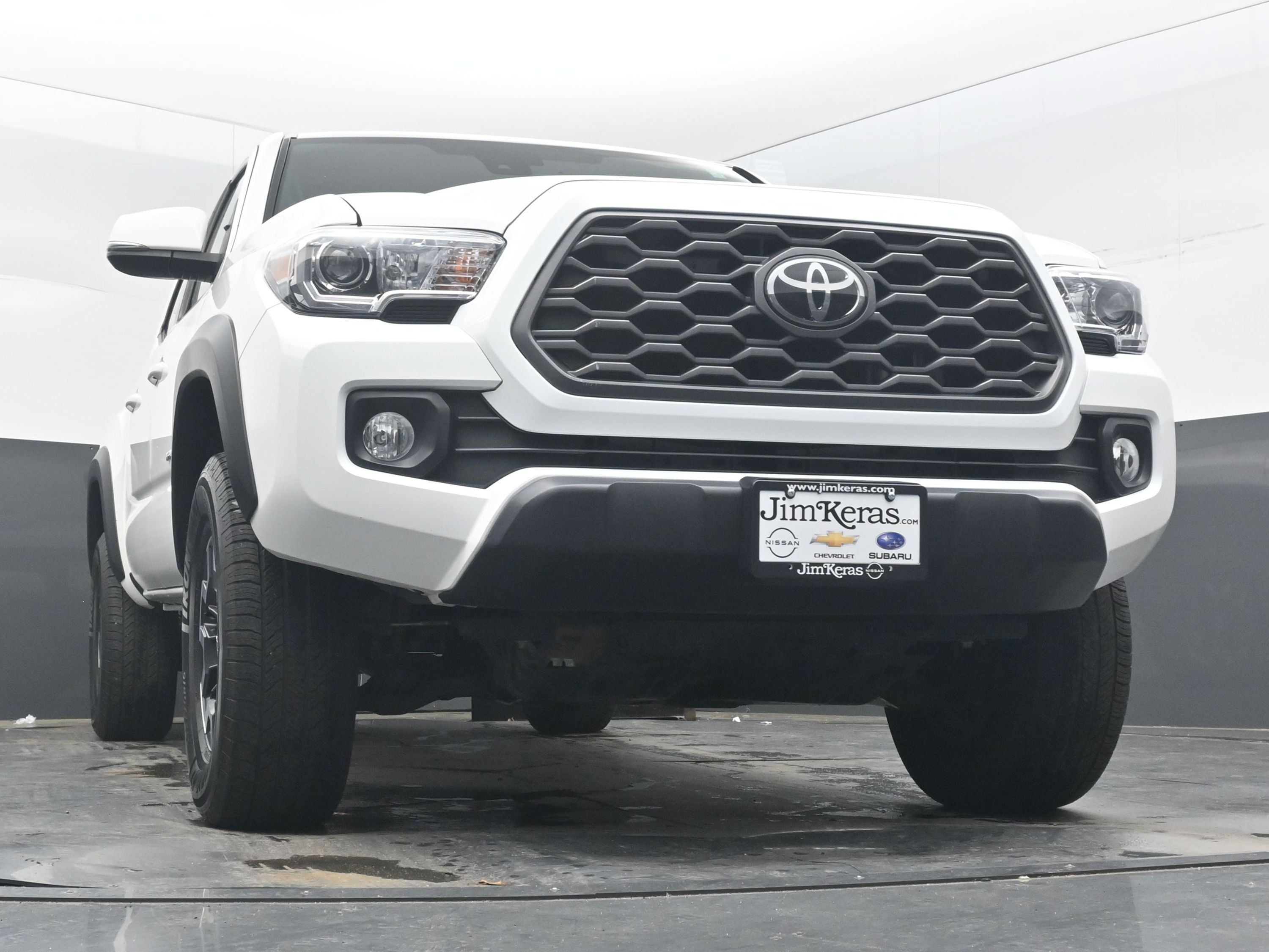 Used 2022 Toyota Tacoma TRD Off-Road w/ Technology Package AWD/4WD image 18