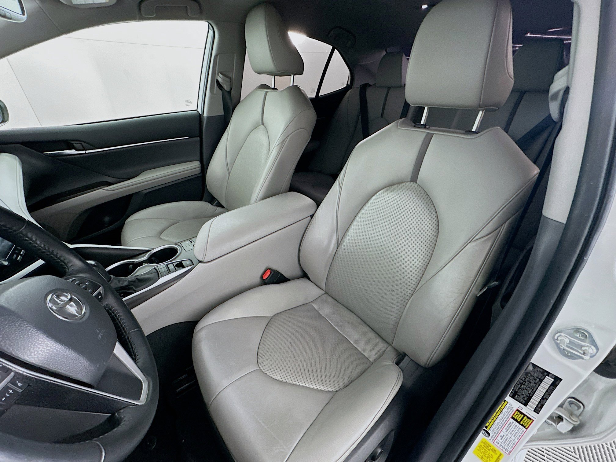 Used 2023 Toyota Camry XLE image 13