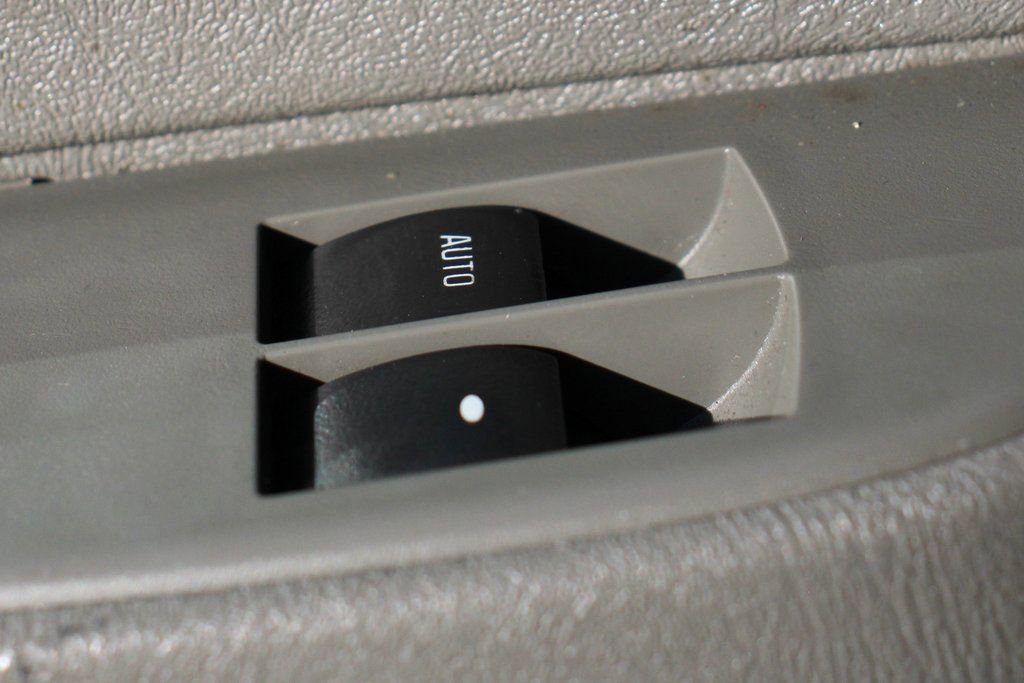 Used 2019 Chevrolet Express 3500 w/ Power Convenience Package image 15