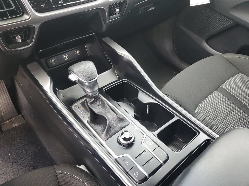 Certified 2023 Kia Sorento LX FWD image 20