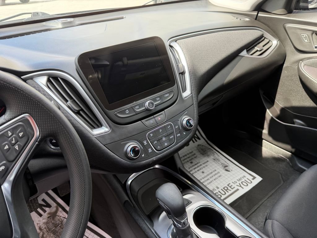Used 2025 Chevrolet Malibu LT image 16