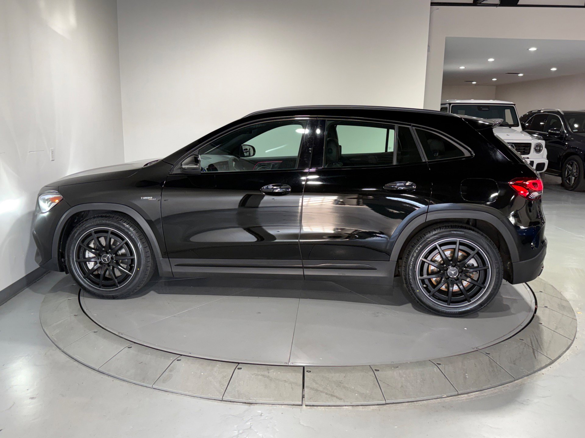 Used 2022 Mercedes-Benz GLA 35 AMG 4MATIC w/ Premium Package Lite image 11