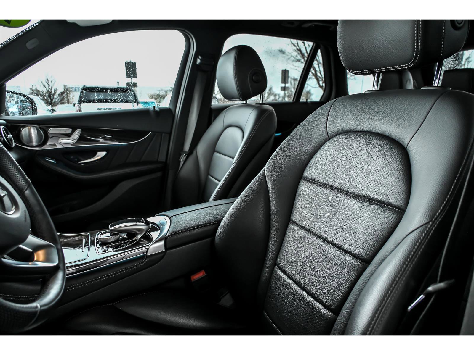 Used 2019 Mercedes-Benz GLC 300 4MATIC image 13